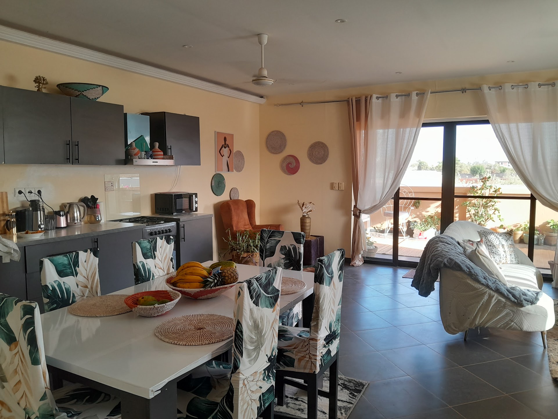 Le salon ouvert sur la terrasse